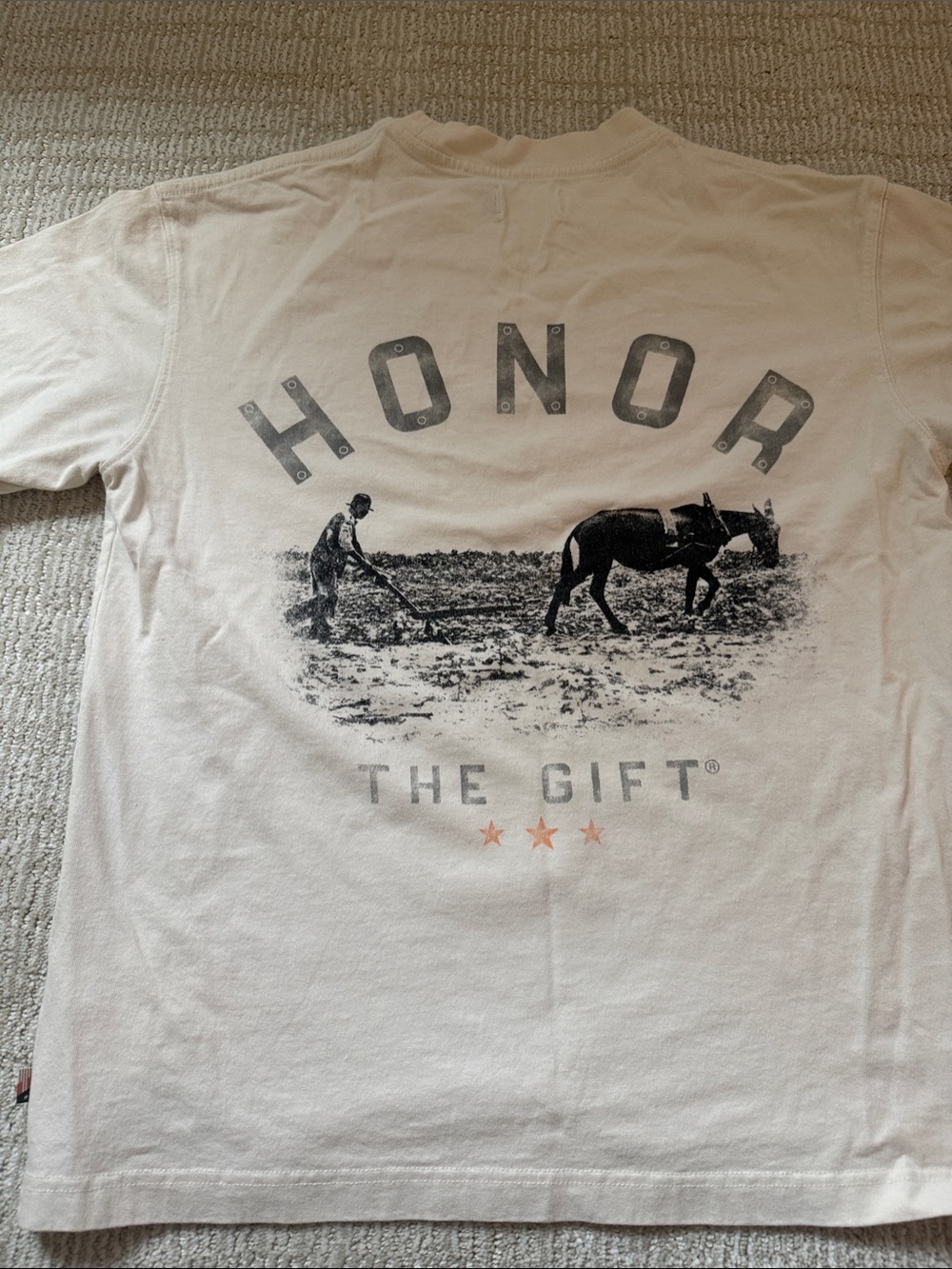 Honora Cream Short-Sleeve Graphic Tee - Vintage Farm Illustration (mens S)